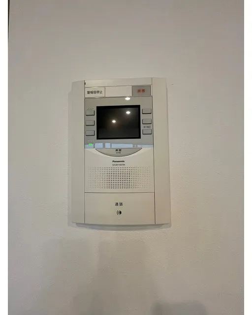 LOOP-M - Interior - ["Office equipment", "Rectangle", "Gadget"]