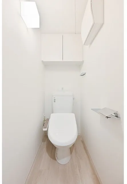 Azil Court Hamamatsucho - Interior - ["Toilet seat", "Plumbing fixture", "Toilet"]