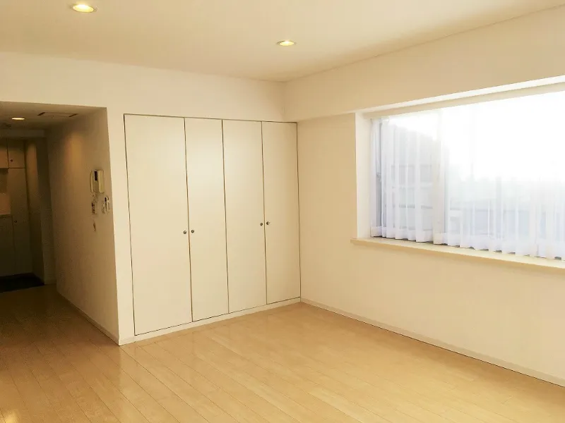Taishido East - Interior - ["Property", "Window", "Building"]