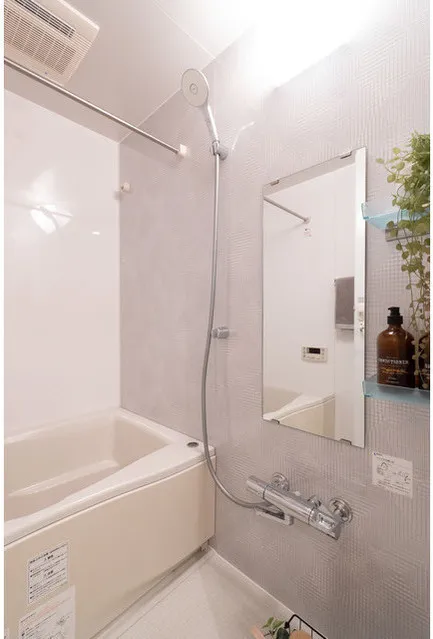 Orchid Residence Shinagawa - Interior - ["Bathroom", "Plumbing fixture", "Flooring"]