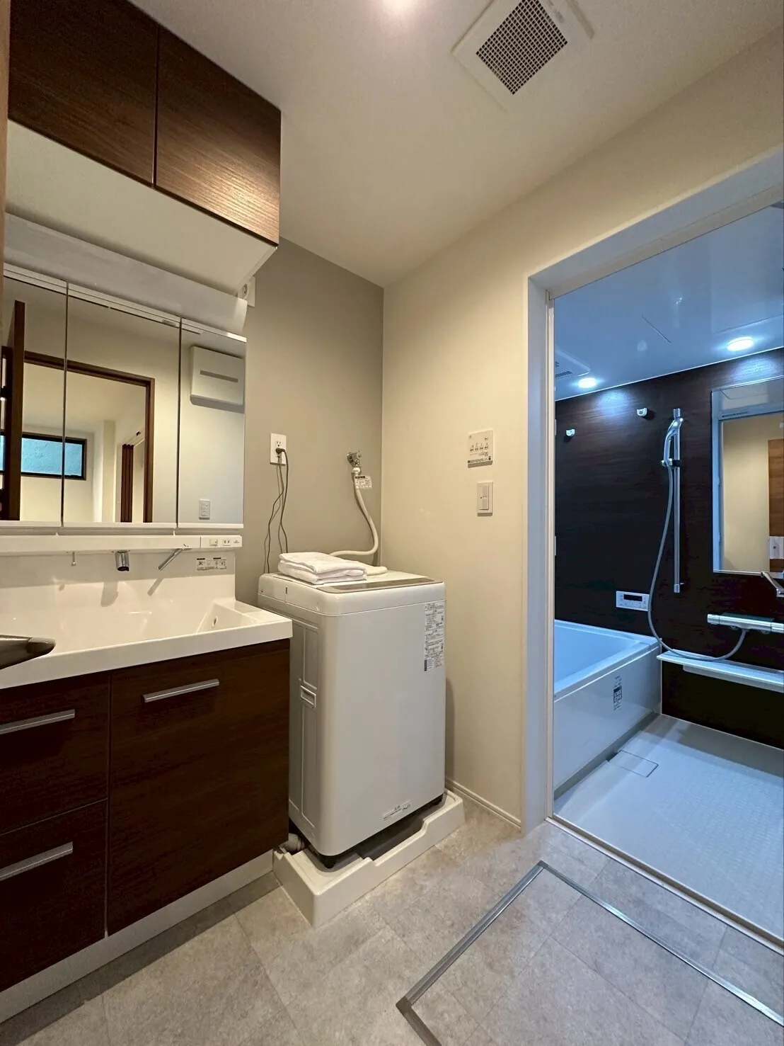 Casa Momo Shirokane - Interior - ["Interior design", "Flooring", "Floor"]
