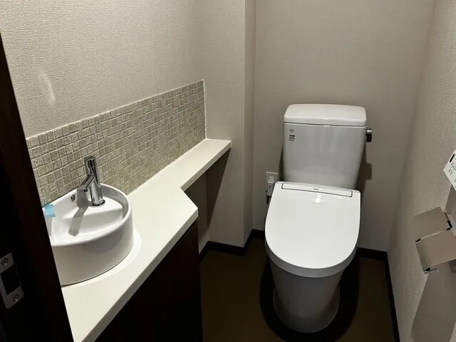 T-PLACE Hokusai St. - Interior - ["Toilet seat", "Toilet", "Plumbing fixture"]
