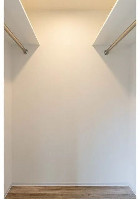 LUMIEC HONCHO EAST - Interior - ["Wall", "Wood", "Flooring"]