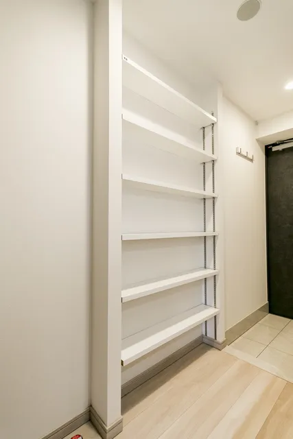 Muni Residence Ueno - Interior - ["Shelving", "Shelf", "Flooring"]
