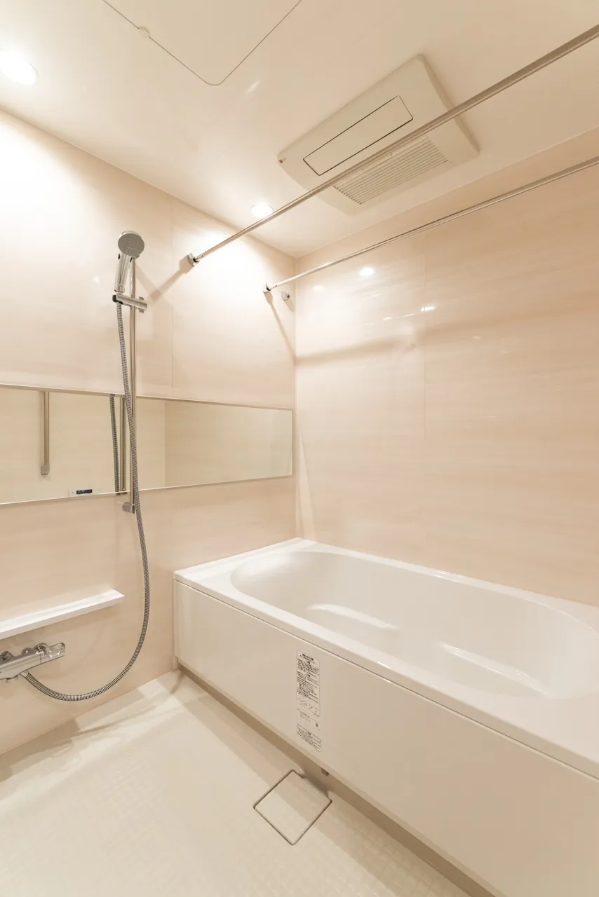 Nakano Station Residence - Interior - ["Flooring", "Floor", "Ceiling"]