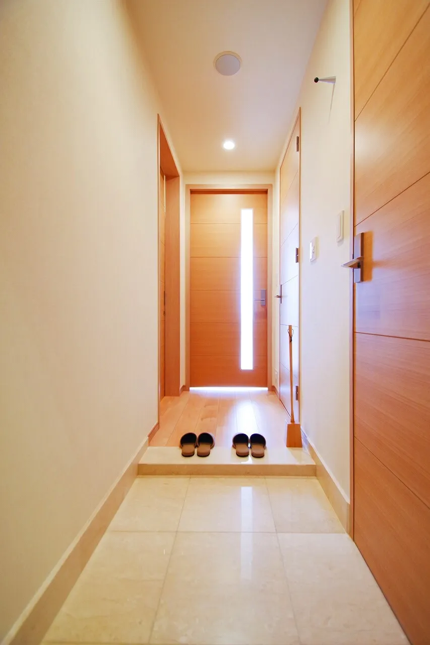 La Tour Shinjuku Grand - Interior - ["Fixture", "Wood", "Orange"]