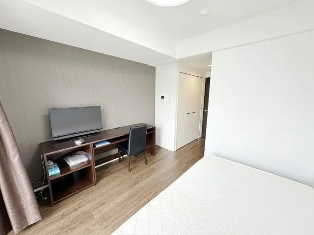 Dearly Awesome Tokyo South Palace - Interior - ["Flooring", "Furniture", "Floor"]