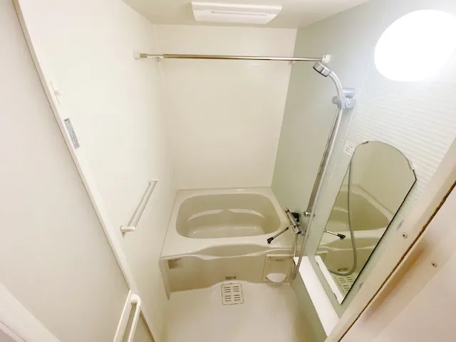 Presence Gene Asakusa East - Interior - ["Plumbing fixture", "Flooring", "Floor"]