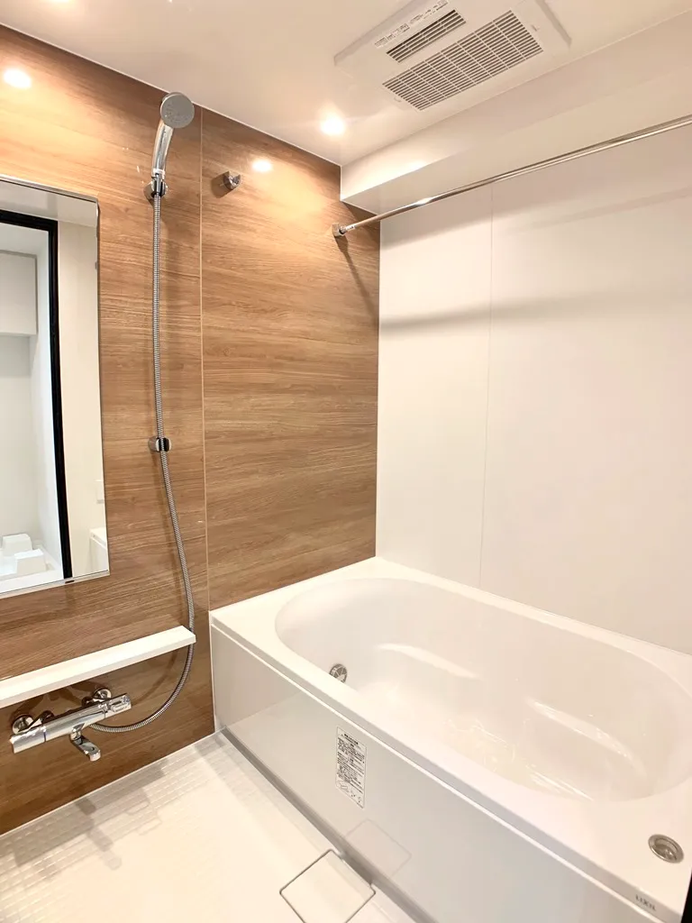 Urban Core Tsukishima - Interior - ["Bathtub", "Plumbing fixture", "Bathroom"]