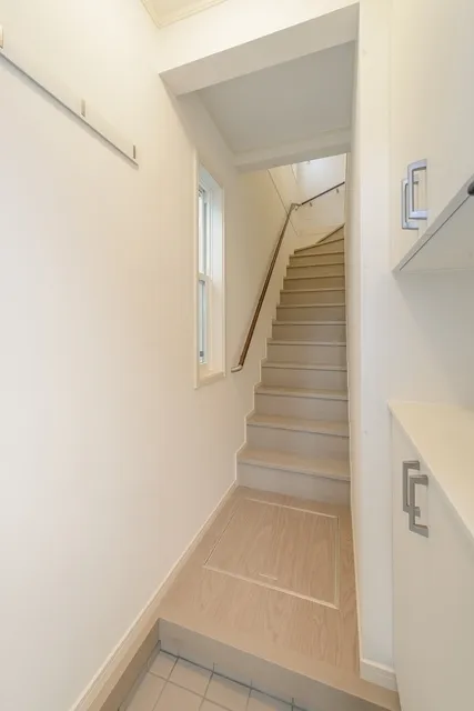 Duo Minamidai A - Interior - ["Flooring", "Wood", "Floor"]