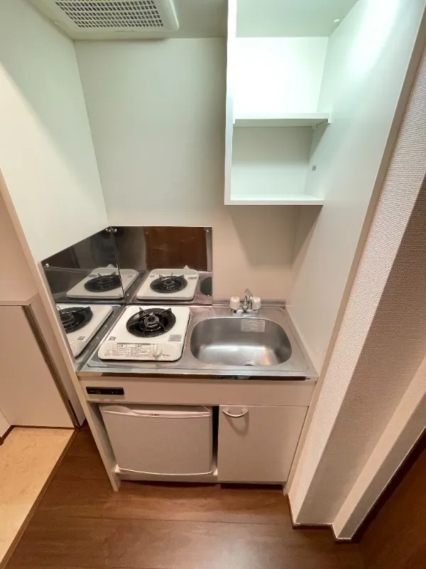 Charon - Interior - ["Floor", "Apartment", "Plumbing fixture"]