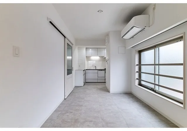 Comfortia Liv Bunkyo Sendagi - Interior - ["Flooring", "Ceiling", "Floor"]