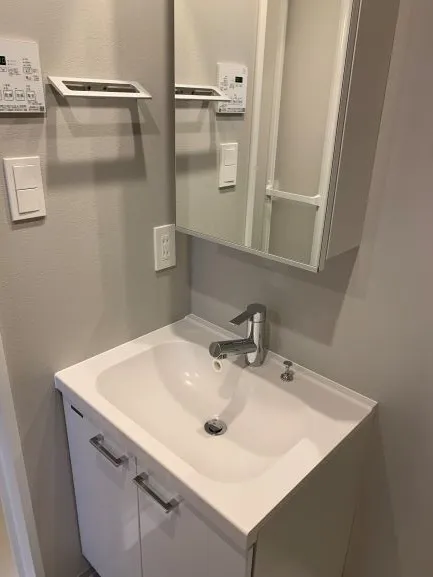 Open Bloom Shinagawa Minami-Oi - Interior - ["Bathroom Sink", "Bathroom cabinet", "Plumbing fixture"]
