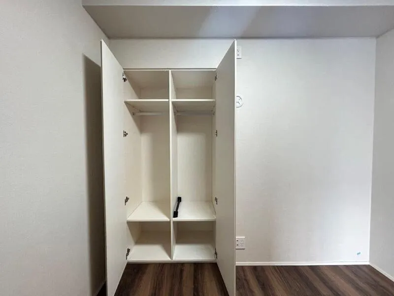 Doue Waseda - Interior - ["Flooring", "Wall", "Wood"]