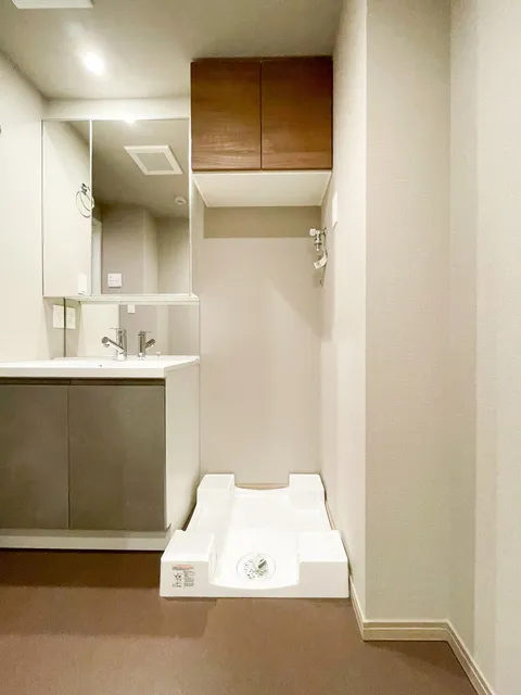 Preasvelta Minowa - Interior - ["Flooring", "Floor", "Interior design"]