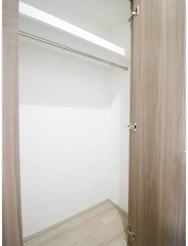 Prele Duc Ryōkoku IV - Interior - ["Wood", "Flooring", "Floor"]