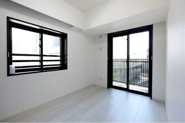 Gran Casa Kiyosumi Shirakawa - Interior - ["Window", "Fixture", "Building"]