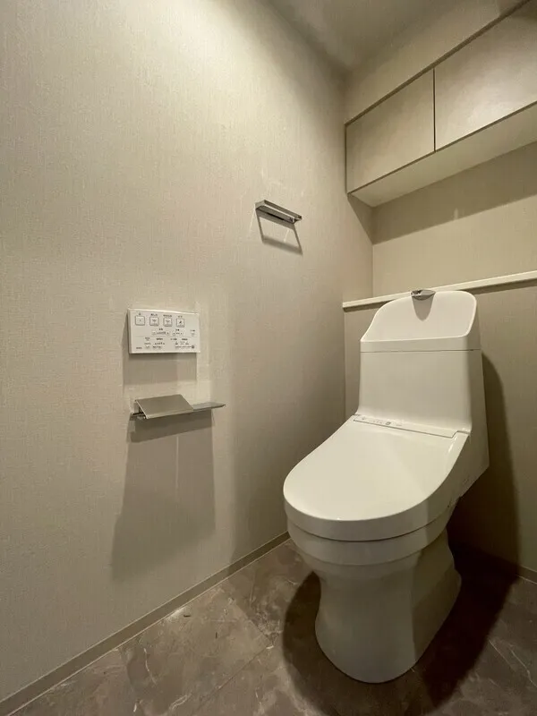 Lumiec Kinshicho - Interior - ["Flooring", "Toilet seat", "Floor"]