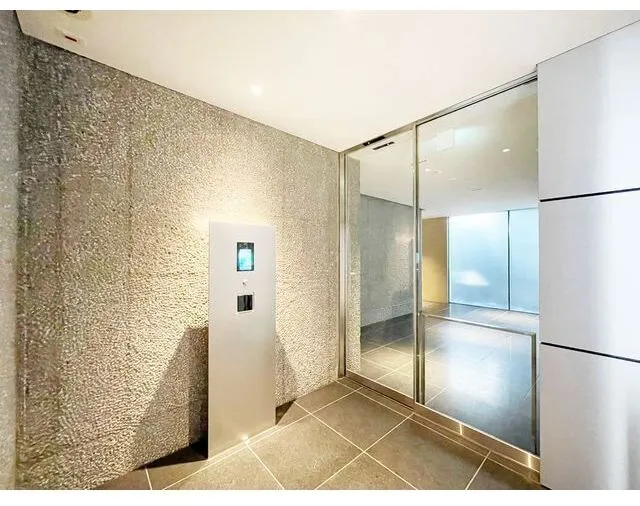 M Trianon - Exterior - ["Flooring", "Floor", "Glass"]