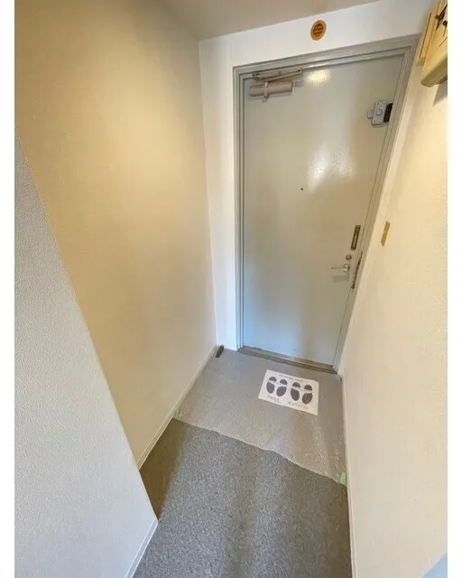 Actor'S Seat Building - Interior - ["Building", "Fixture", "Door"]