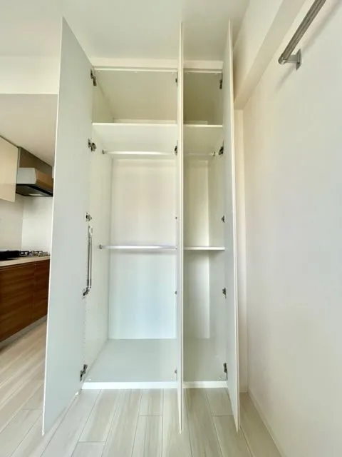 RESIDIA Shinagawa Seaside - Interior - ["Flooring", "Floor", "Wood"]