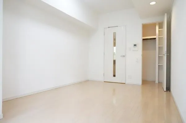 KDX Residence Nishi Shinjuku - Interior - ["Flooring", "Floor", "Ceiling"]