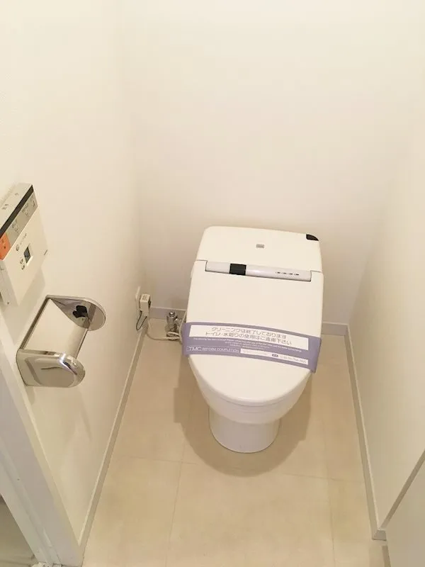 Frensia Azabujuban North - Interior - ["Building", "Toilet", "Toilet seat"]