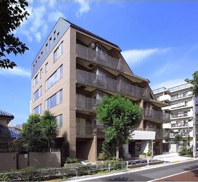 Comforia Himonya - Exterior - ["Siding", "Daylighting", "Brutalist architecture"]