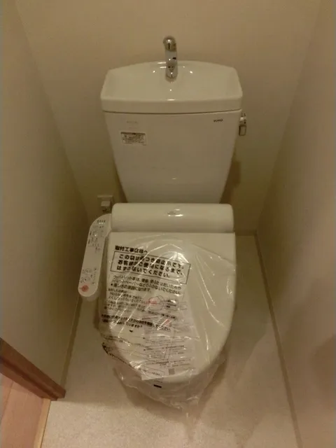 Claire Homes Shinjuku Hyakunincho - Interior - ["Toilet", "Toilet seat", "Bidet"]