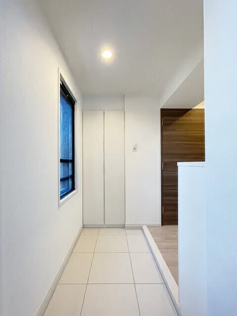 BPR Residence Otorii - Interior - ["Fixture", "Building", "Hall"]