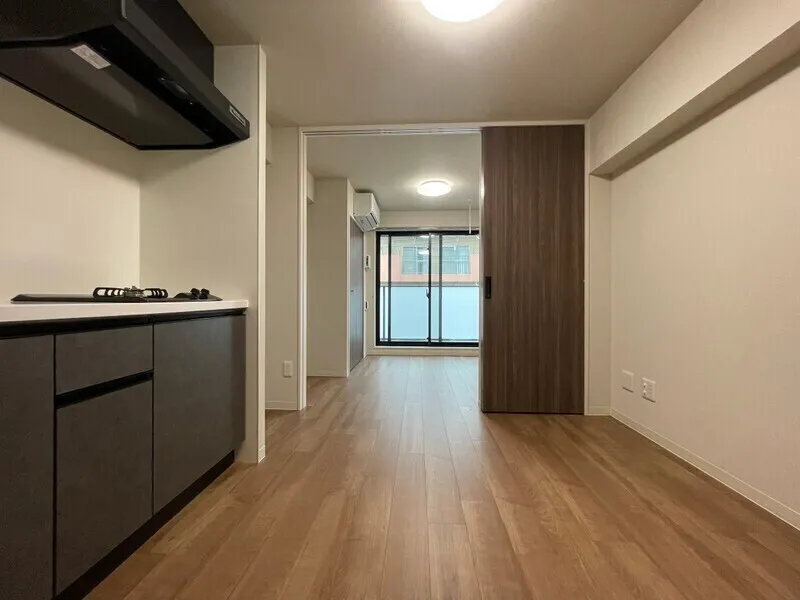 LUMIEC un Toyocho - Interior - ["Flooring", "Floor", "Apartment"]