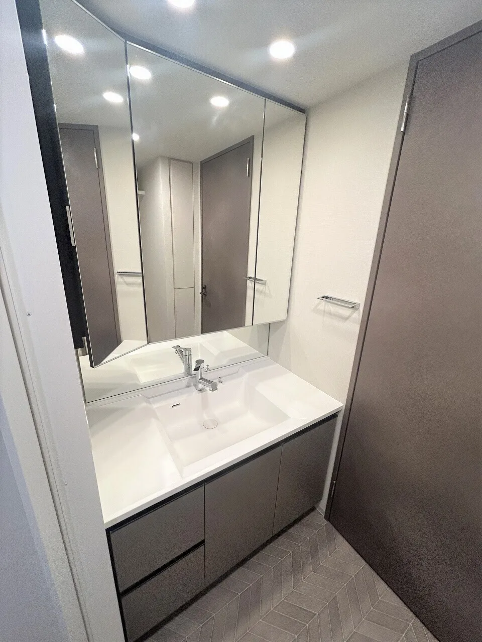Blanchiesta Kiba - Interior - ["Flooring", "Floor", "Bathroom cabinet"]