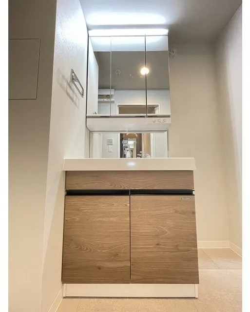 Abity Shimokitazawa - Interior - ["Wood", "Bathroom cabinet", "Interior design"]