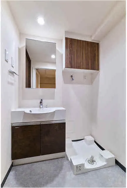 Prele Duc Kinshi Park - Interior - ["Flooring", "Interior design", "Plumbing fixture"]