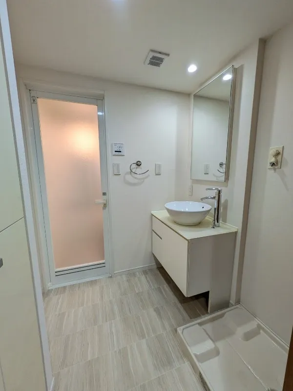 Park Flats Shibuya Daikanyama - Interior - ["Plumbing fixture", "Flooring", "Floor"]