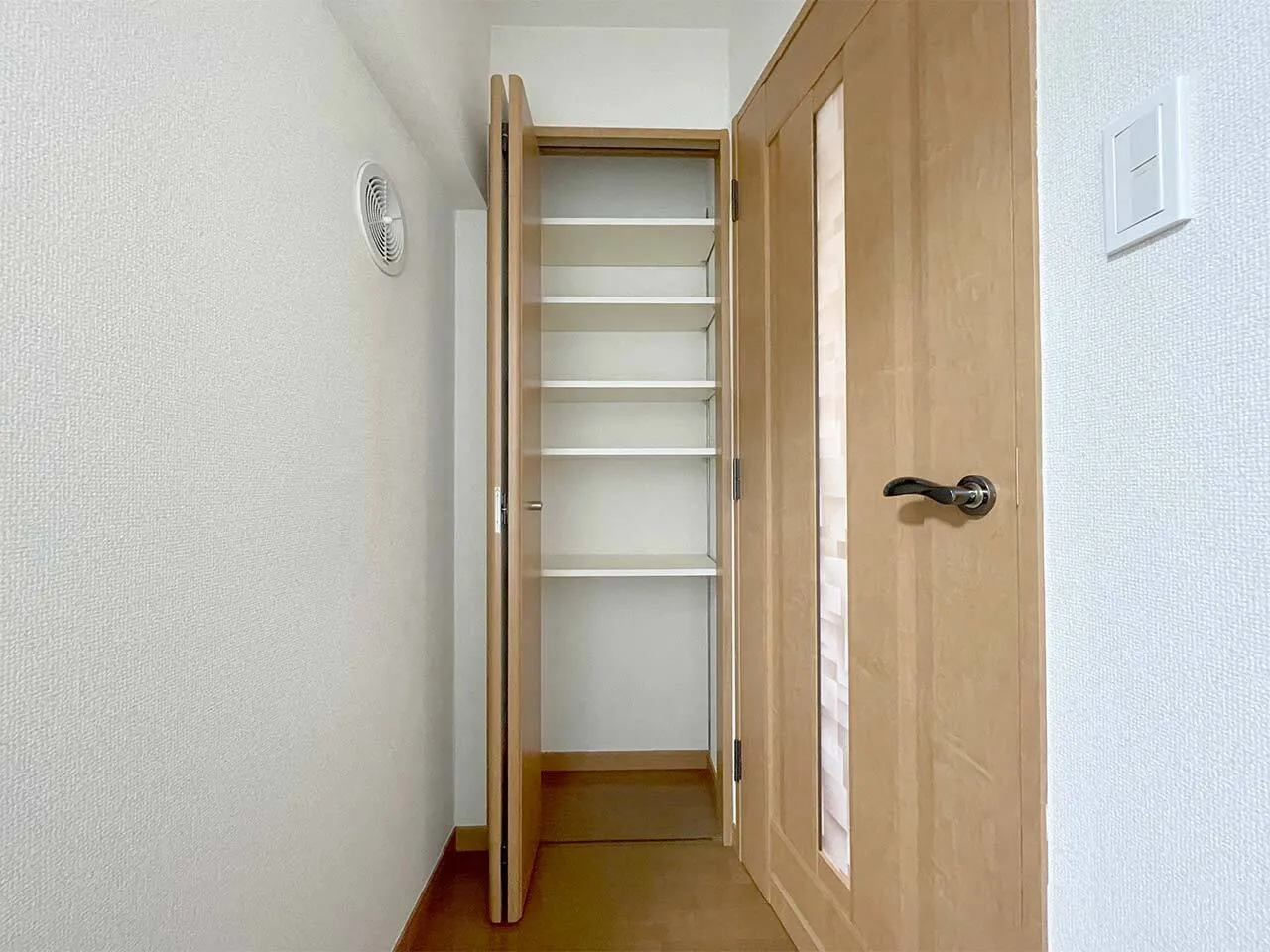 Mynavi STAY Miraie Shin-Nihonbashi - Interior - []
