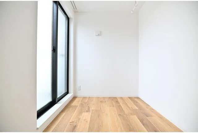 False Class Takadanobaba - Interior - ["Wood flooring", "Flooring", "Floor"]