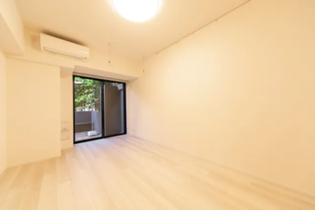 Rise Yoyogi III - Interior - ["Window", "Wood", "Hall"]