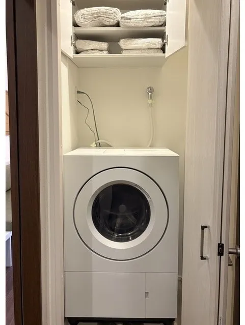 Astera Home Meguro Yutenji West - Interior - ["Washing machine", "Major appliance", "Clothes dryer"]
