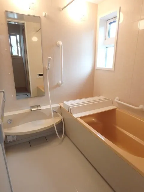 2-4-10 Nakamachi, Koganei City, Tokyo - Interior - ["Plumbing fixture", "Flooring", "Bathtub"]