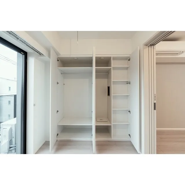Stylio Ikegami WeLL - Interior - ["Building", "Fixture", "Rectangle"]