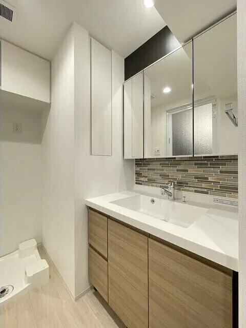 Stylio Kamata West - Interior - ["Flooring", "Interior design", "Floor"]