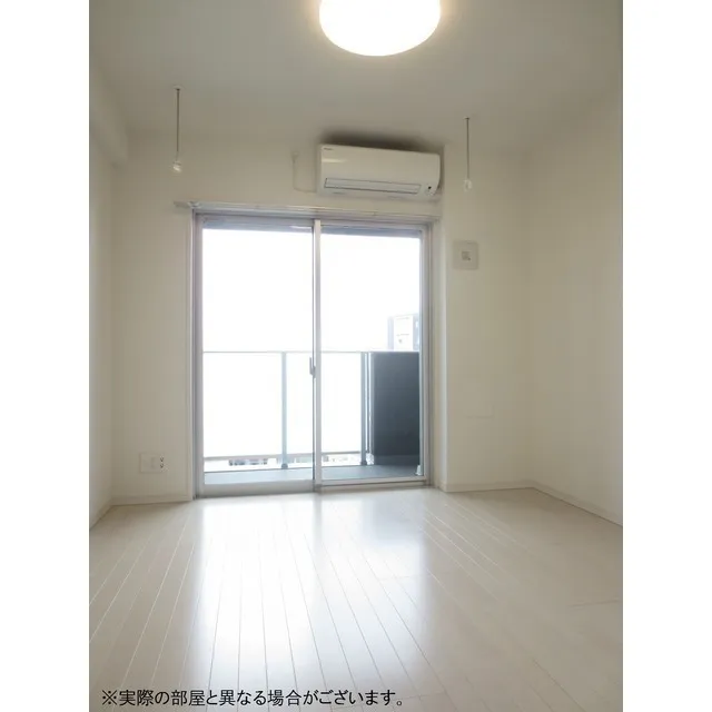 Lacras Hatagaya - Interior - ["Building", "Property", "Window"]