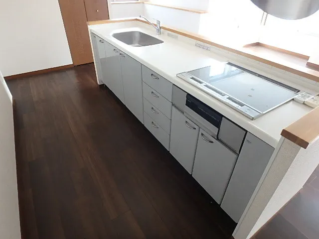 Acty Shiodome - Interior - ["Countertop", "Cabinetry", "Tap"]