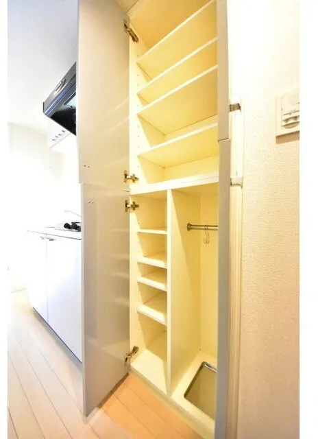 Welt Nakanokami Sagimiya - Interior - ["Wood", "Flooring", "Interior design"]