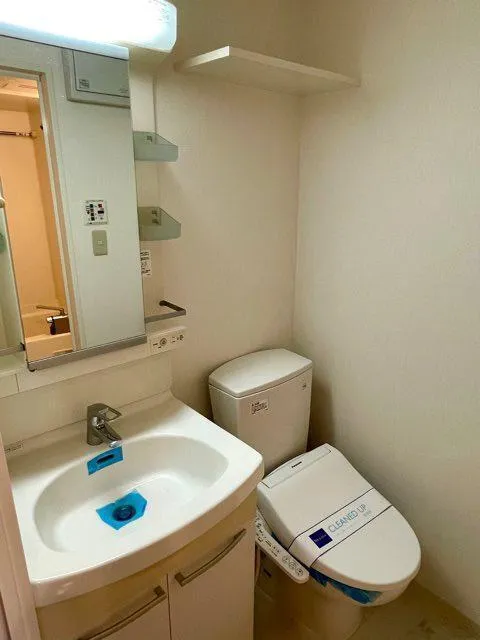 Residia Ueno Okachimachi - Interior - ["Mirror", "Tap", "Sink"]
