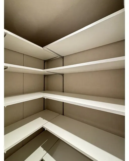 Season Flats Omorinishi - Interior - ["Shelving", "Shelf", "Wood stain"]