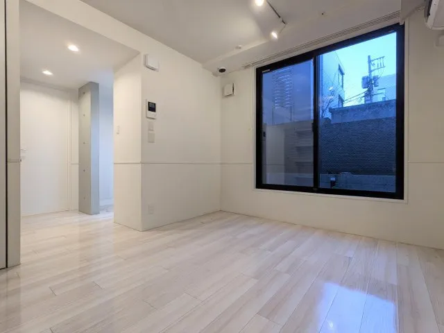 Fluffy Ichigayadaicho - Interior - ["Wood", "Flooring", "Floor"]