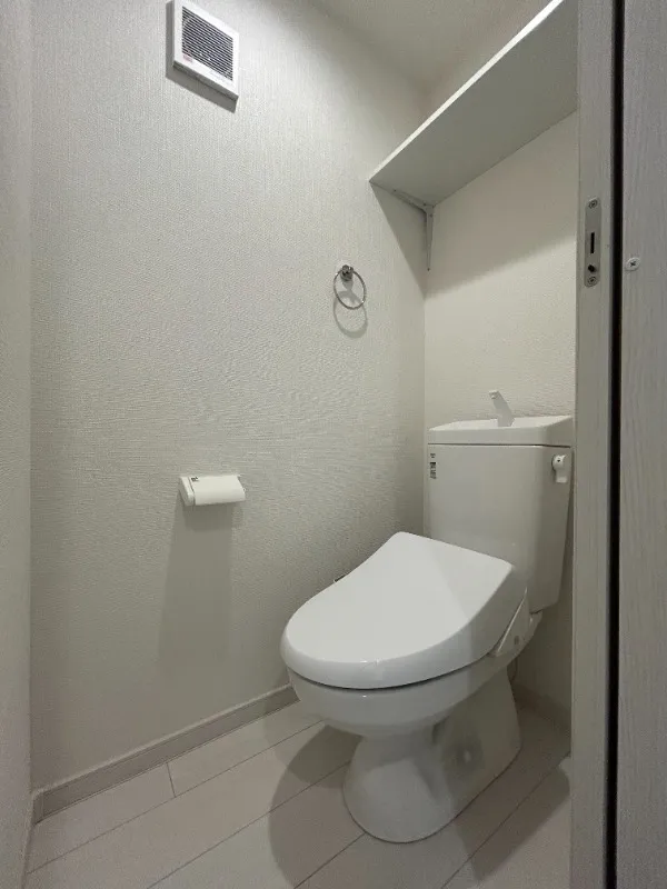 Northern Road Higashifushimi - Interior - ["Toilet seat", "Toilet", "Bathroom"]