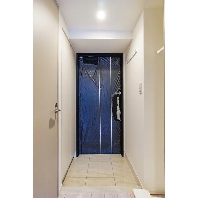 Due Minami Sunamachi - Interior - ["Door", "Fixture", "Wood"]